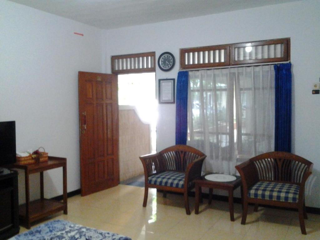 Hotel Wisma Djaja Syariah Bojonegoro Habitación foto