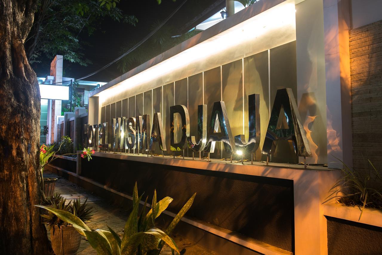Hotel Wisma Djaja Syariah Bojonegoro Exterior foto